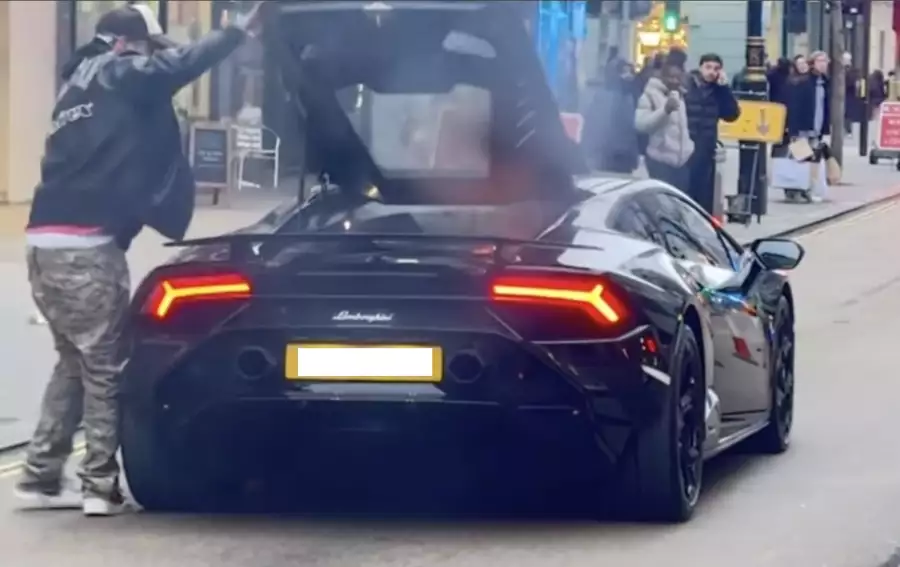 Šokující video: Luxusní Lamborghini za 9 milionů vzplálo jako papír